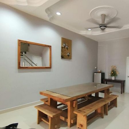 Homestay Roma Suite Kuala Terengganu Exteriör bild