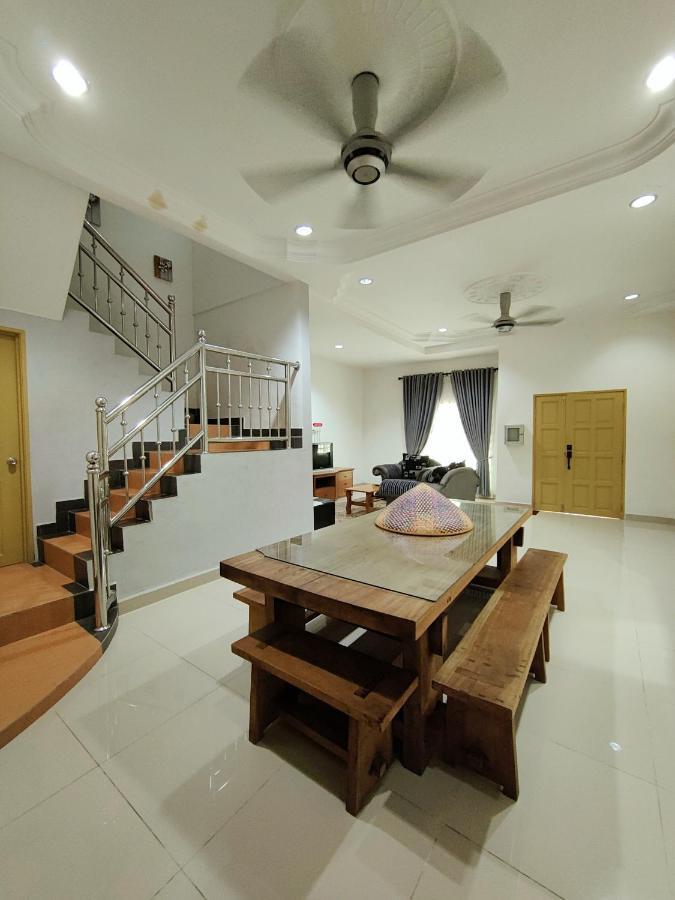 Homestay Roma Suite Kuala Terengganu Exteriör bild