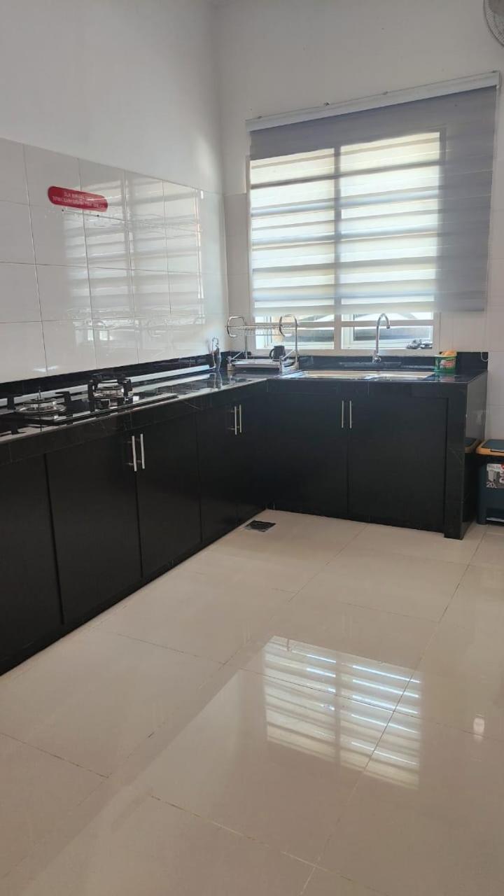 Homestay Roma Suite Kuala Terengganu Exteriör bild